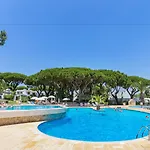 Üdülőközpont Balaia Golf Village 4*